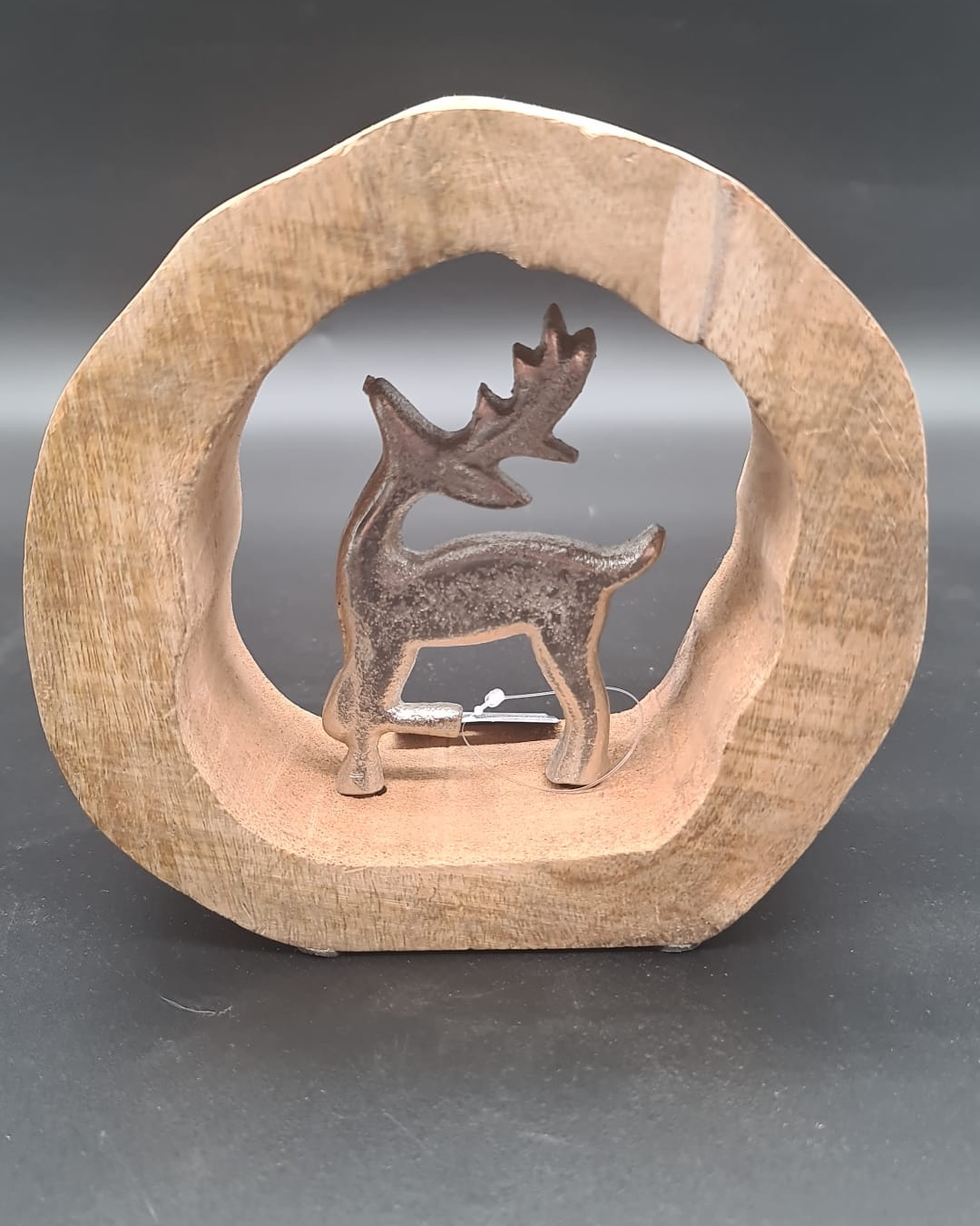 Holzring mit Hirsch – Weihnachtsdeko aus Mangoholz & Aluminium